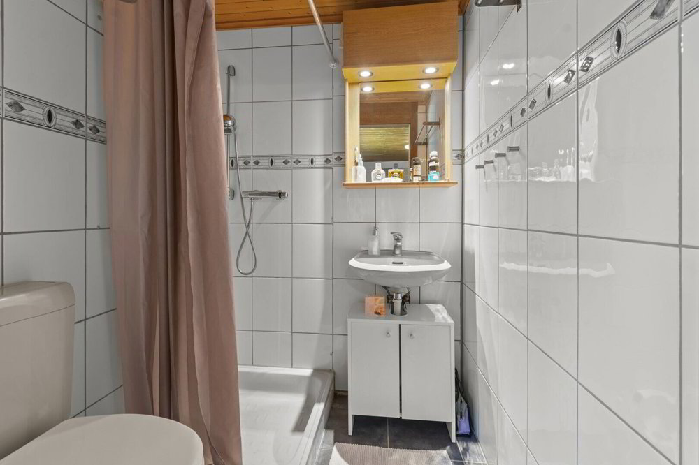 8.5 Zimmer Haus zum verkaufen in Studen SZ - Bild 1/15