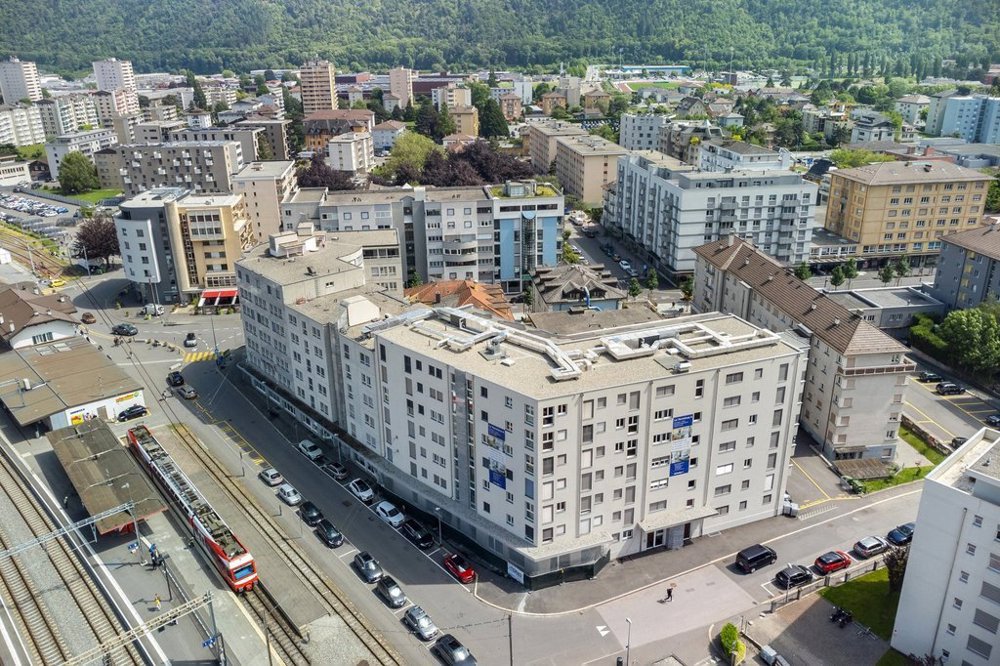 null rooms Car park, garage for rent in Martigny - image 1/2