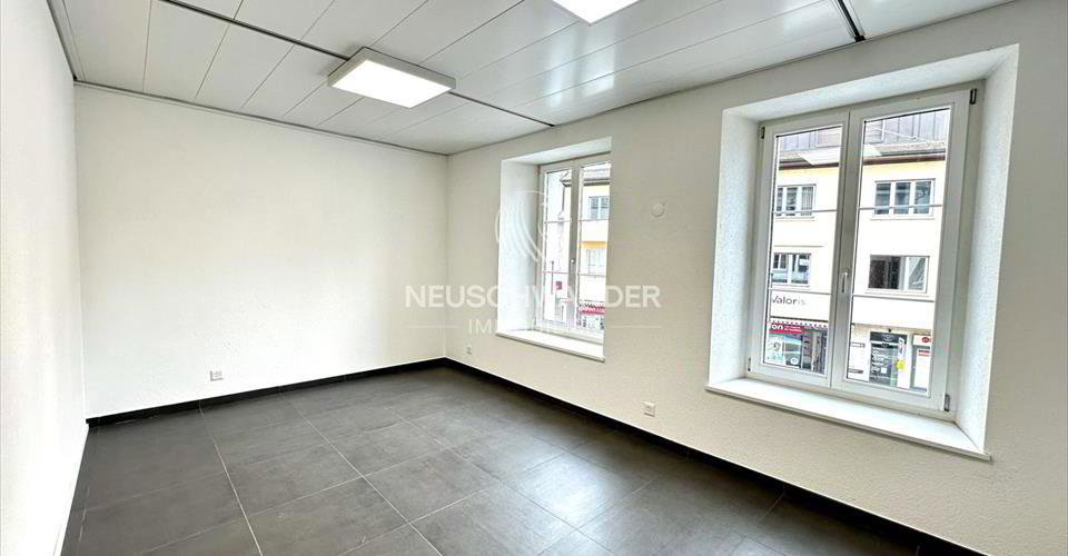 Bureau & Commerce null pièces à louer à Delémont - image 1/10