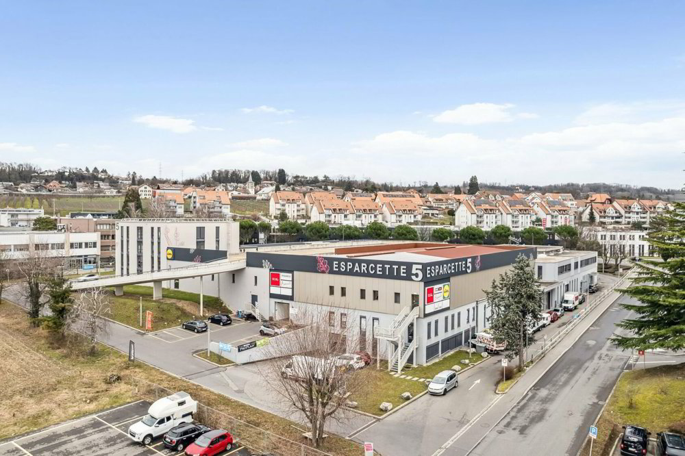 null rooms Office & Commercial for rent in Crissier - image 1/5