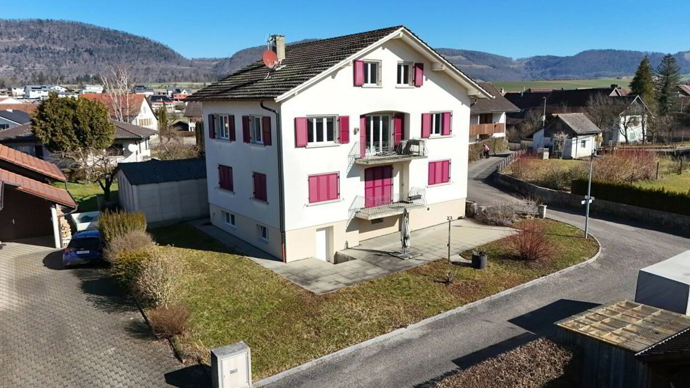 À Corban maison locative de 2 appartements à vendre
