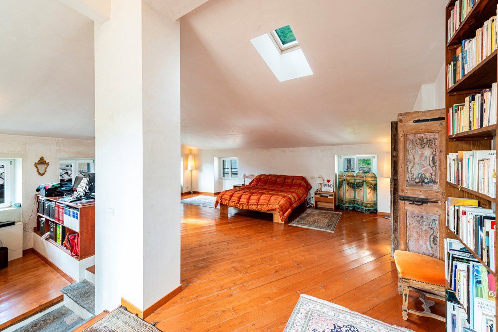 Casa di 9 locali in vendita a Morcote - immagine 1/13