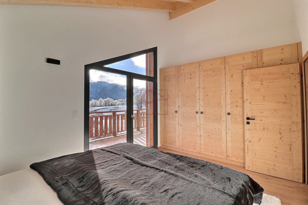 Casa di 5 locali in vendita a Albeuve - immagine 1/13