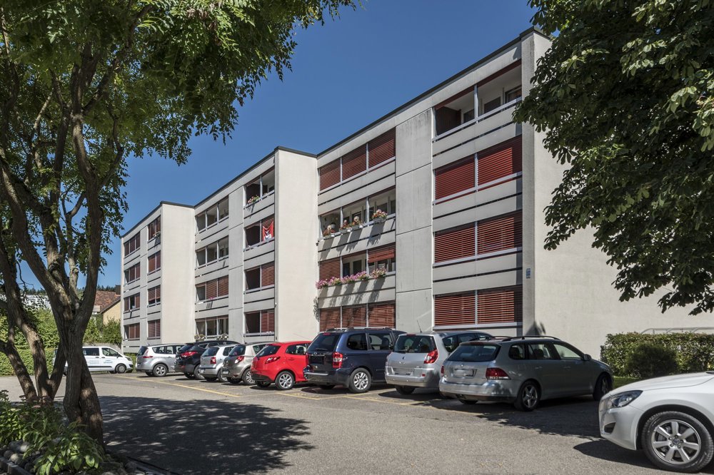 null rooms Car park, garage for rent in Unterentfelden - image 1/2