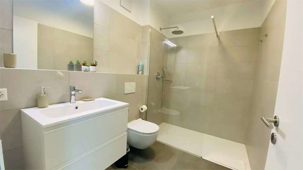 6 Zimmer Wohnung zum verkaufen in Bellinzone - Bild 1/12