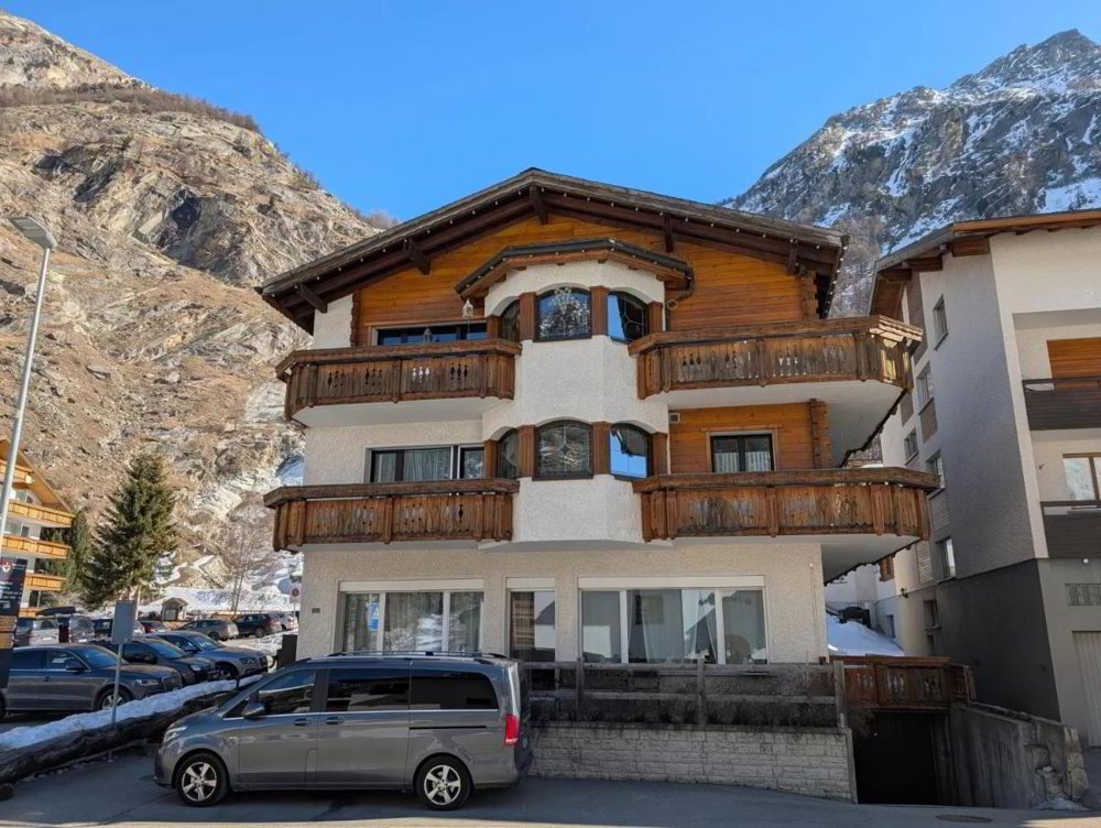 4 rooms Apartment to buy in Saas-Almagell - image 1/1