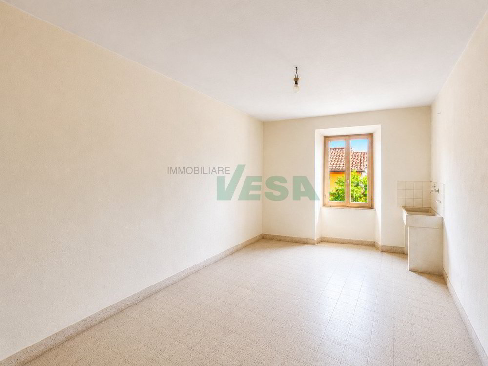 12 rooms House to buy in Melano - image 1/13