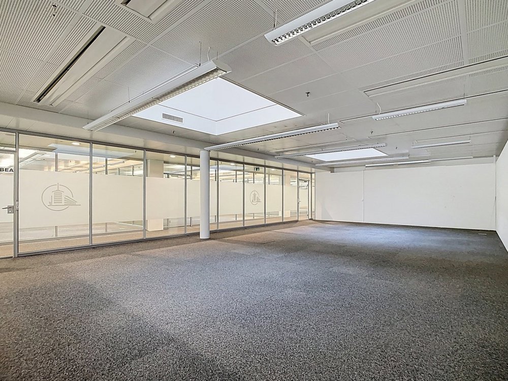 Bureau & Commerce null pièces à louer à Fribourg - image 1/13