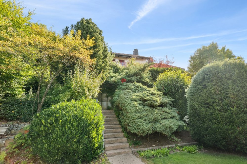 7 rooms House to buy in Bülach - image 1/13