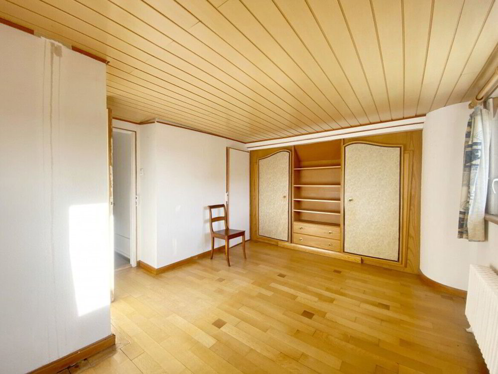 8 rooms House to buy in La Chaux-de-Fonds - image 1/13