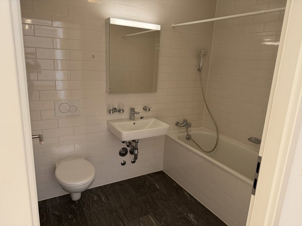 3 rooms Apartment for rent in Lausanne - image 1/9