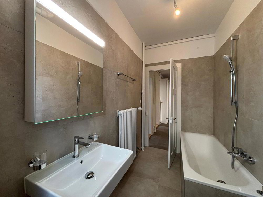 Appartement 3 pièces à louer à La Chaux-de-Fonds - image 1/7