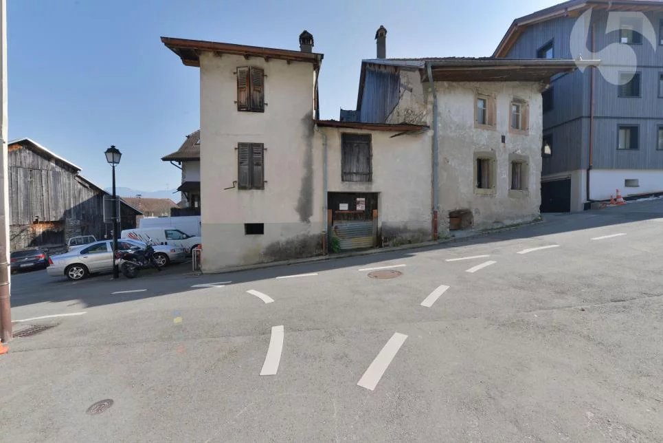 Casa di 5 locali in vendita a St-Gingolph - immagine 1/2