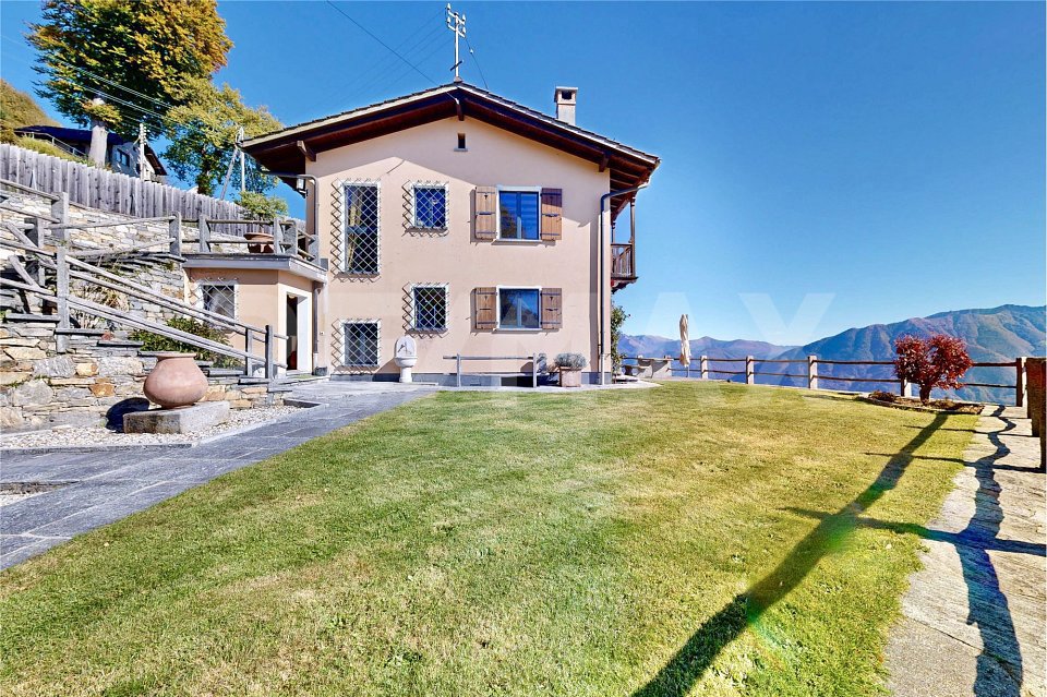 Maison 5.5 pièces à acheter à Locarno - image 1/4