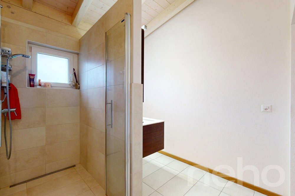12 rooms House to buy in Miège - image 1/12