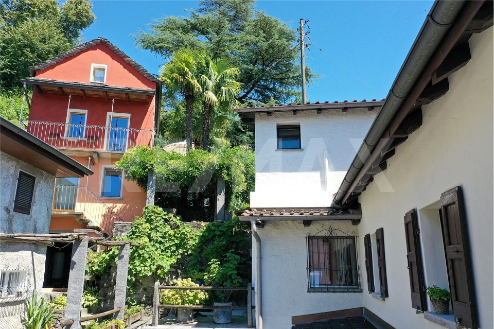 7.5 Zimmer Haus zum verkaufen in Gordola - Bild 1/4