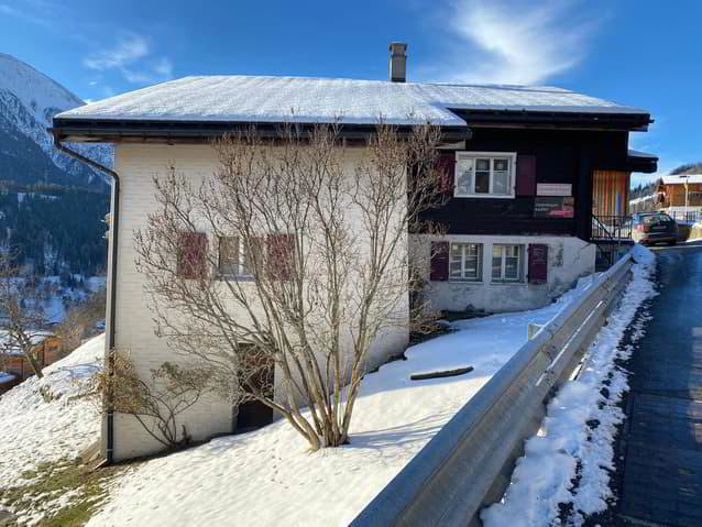 5.5 rooms Apartment to buy in Fiesch - image 1/4