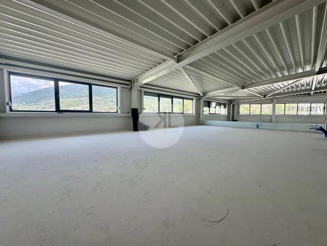 null rooms Office & Commercial for rent in Granges VS - image 1/8
