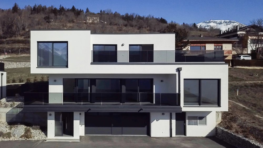 5 rooms House to buy in Crans-Montana - image 1/10