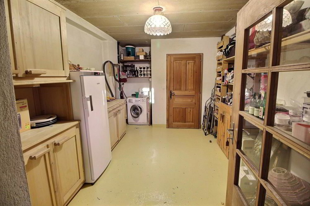 Casa di 12 locali in vendita a Lamboing - immagine 1/13