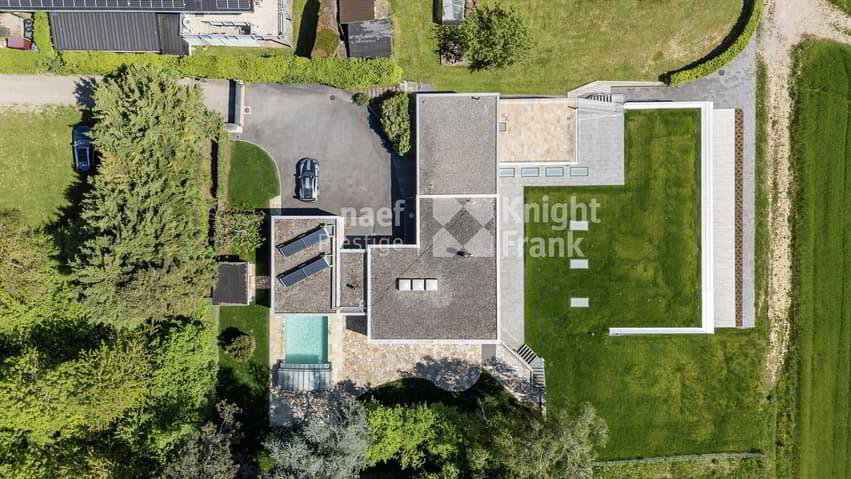 11 rooms House to buy in Neuenburg - image 1/12
