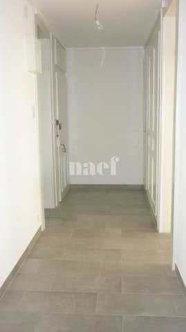 Appartamento di 3 locali in affitto a La Chaux-de-Fonds - immagine 1/9