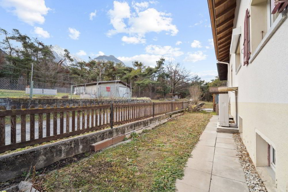 5.5 rooms House to buy in Susten - image 1/18