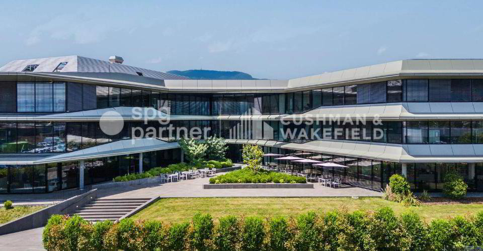 null rooms Office & Commercial for rent in Eysins - image 1/13