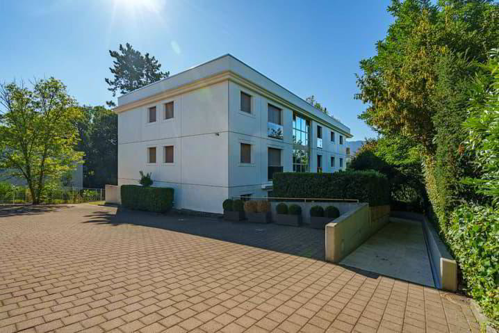 6 rooms Apartment to buy in Genève - image 1/10
