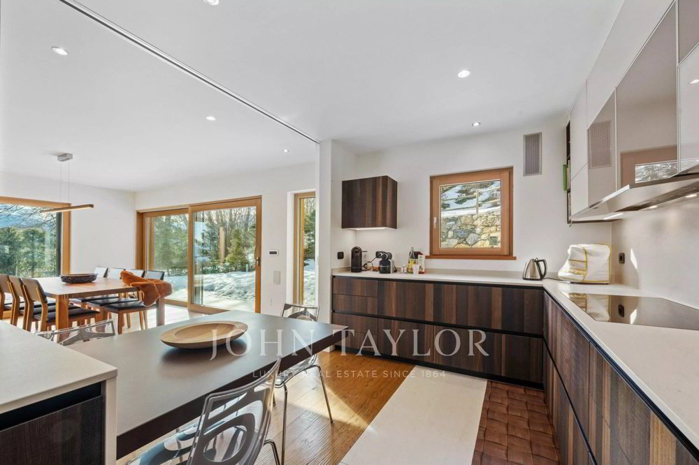 Casa di 5.5 locali in vendita a Crans-Montana - immagine 1/13