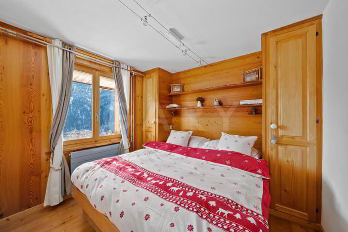 6 rooms House to buy in Salvan - image 1/13