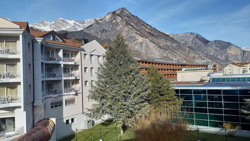 2 rooms Apartment to buy in Saillon - image 1/12