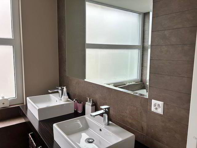 6 rooms Apartment for rent in Genève - image 1/13