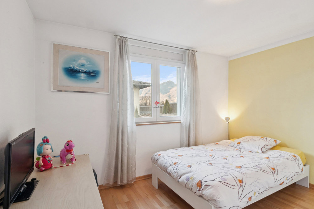 Casa di 5 locali in vendita a Quartino - immagine 1/10