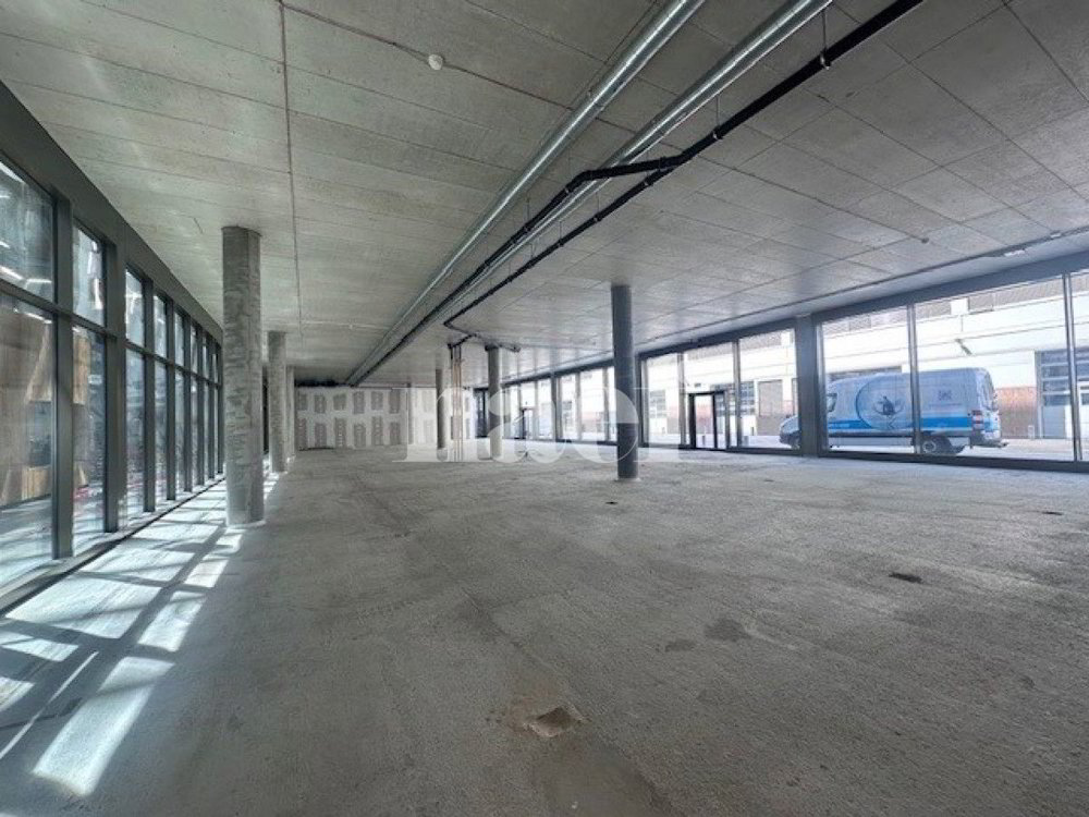 Surface industrielle au rez-de-chaussée d'env 623 m² à à louer – pohled 3