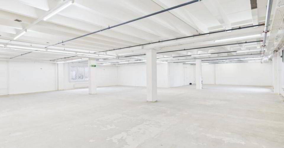 null rooms Office & Commercial for rent in Crissier - image 1/5