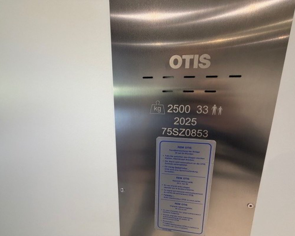 null Zimmer Büro zu vermieten in La Chaux-de-Fonds - Bild 1/8