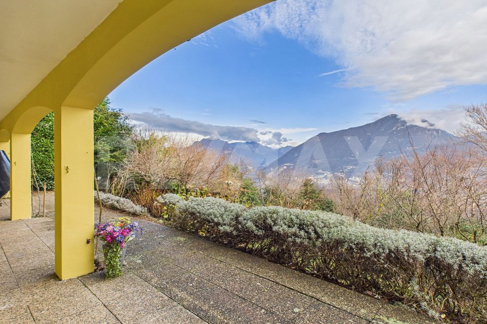 Casa di 5 locali in vendita a Carona - immagine 1/9