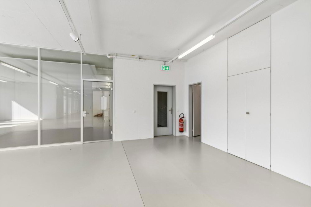 helle Büroräume mit grosszügigem Open Space - Ansicht 4