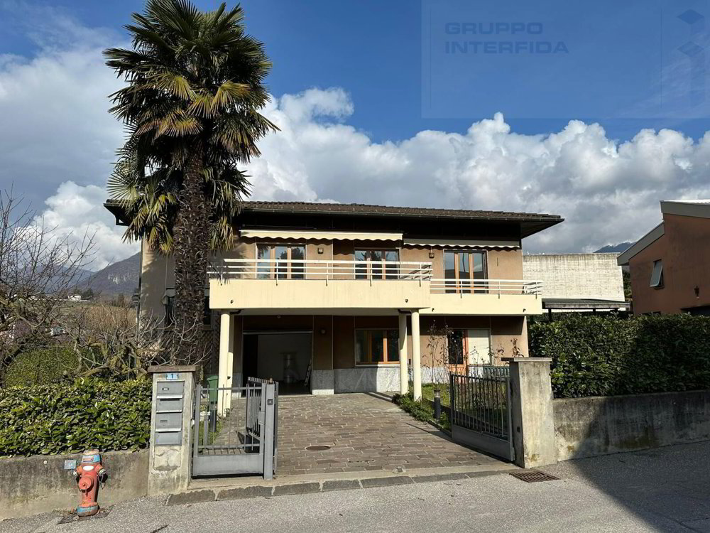 Casa di 7.5 locali in vendita a Balerna - immagine 1/16