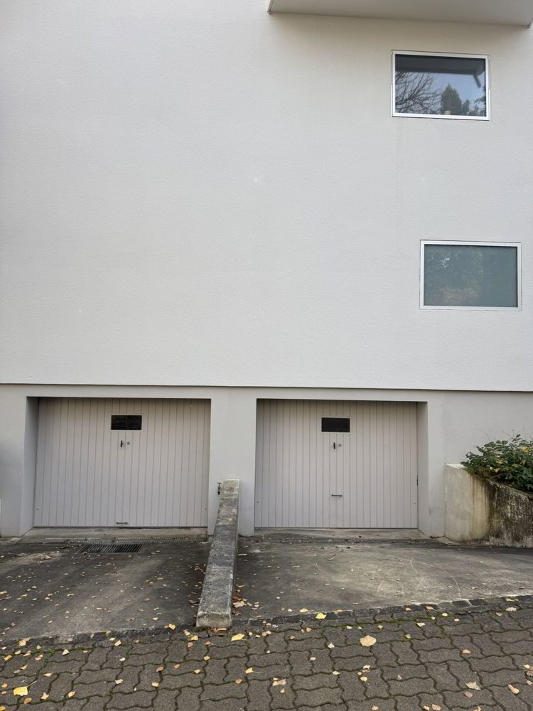 null rooms Car park, garage for rent in Basel - image 1/2