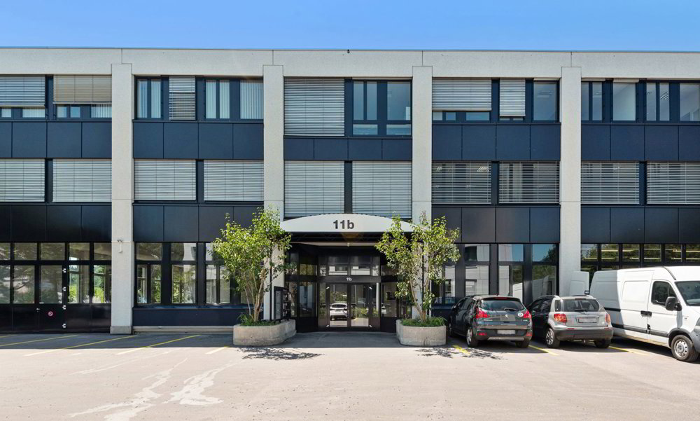null rooms Office & Commercial for rent in Baar - image 1/7