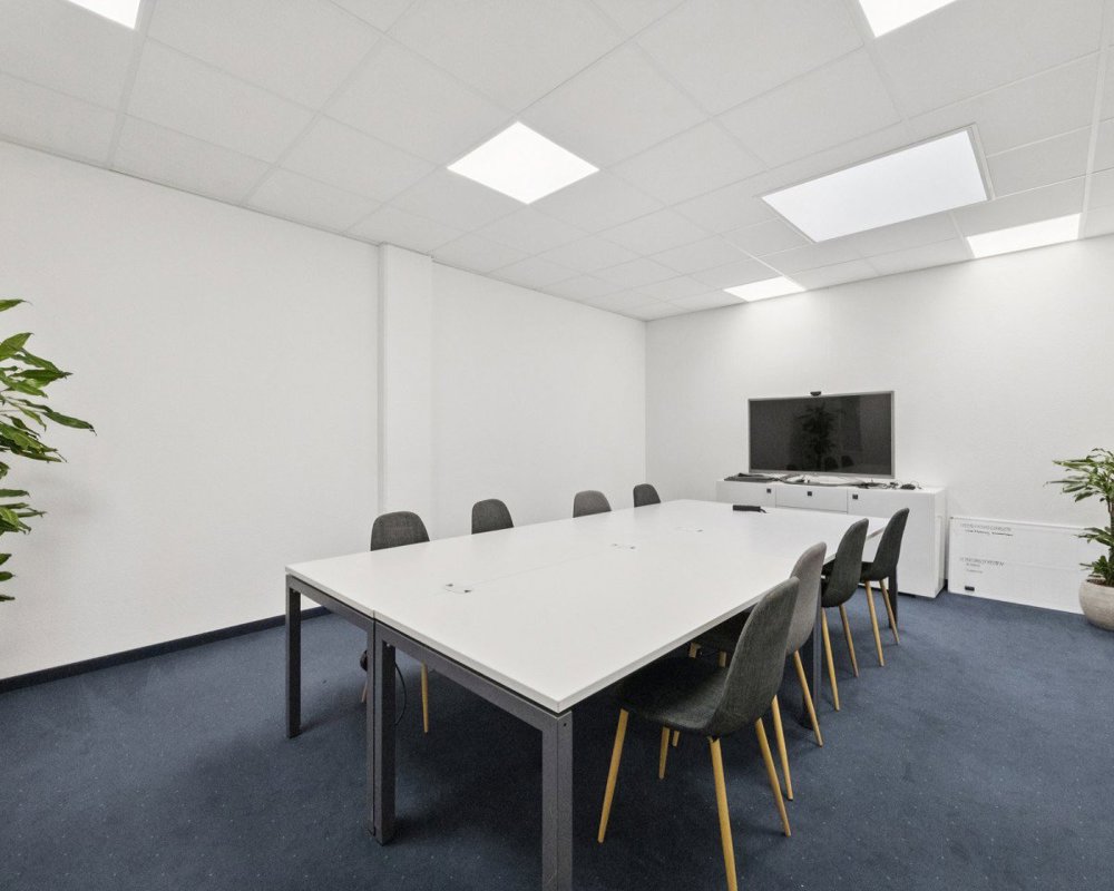 Ausgebaute Bürofläche mit Zugang zum Warenlift - Mehr
