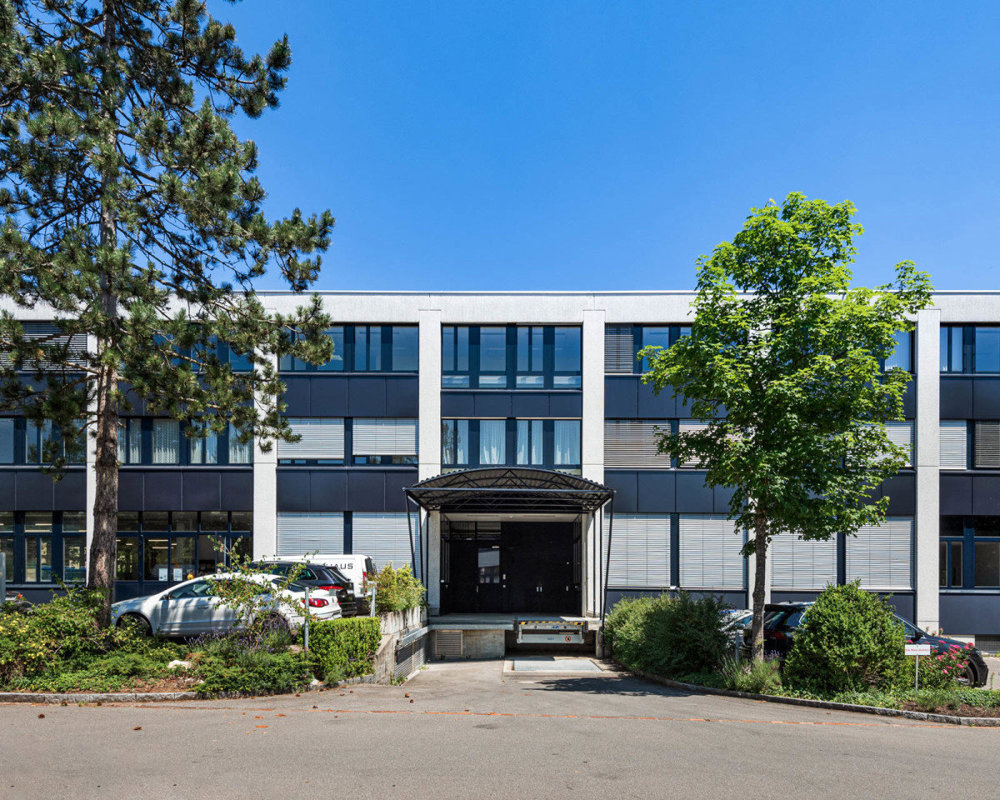 null rooms Office & Commercial for rent in Baar - image 1/7