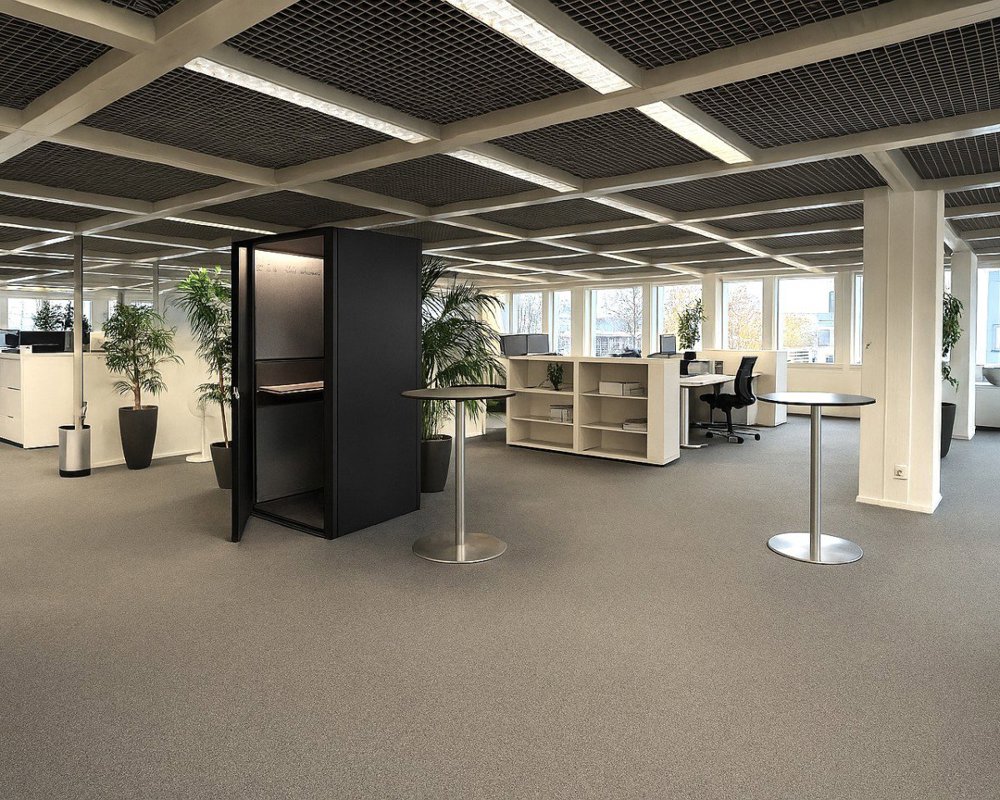 null rooms Office & Commercial for rent in Steinhausen - image 1/4