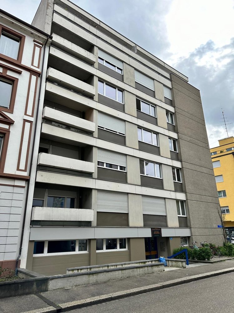null rooms Office & Commercial for rent in Basilea - image 1/5