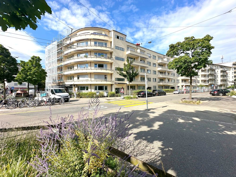 Bureau & Commerce null pièces à louer à Zürich - image 1/3