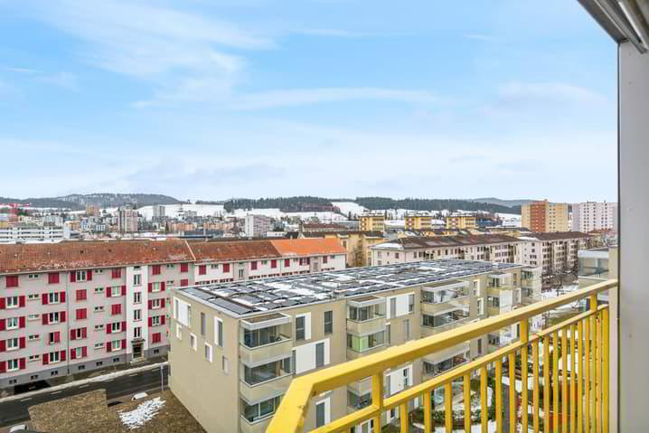 Appartement 4 pièces à louer à La Chaux-de-Fonds - image 1/10