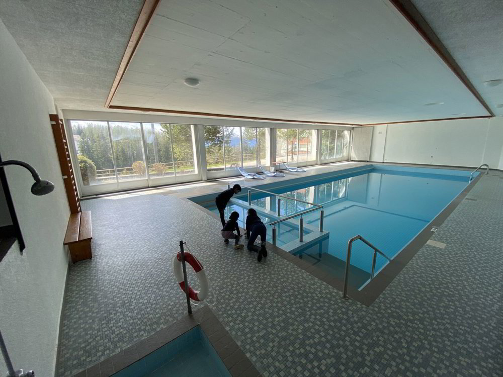 5 rooms 2048 for rent in Crans-Montana - image 1/34