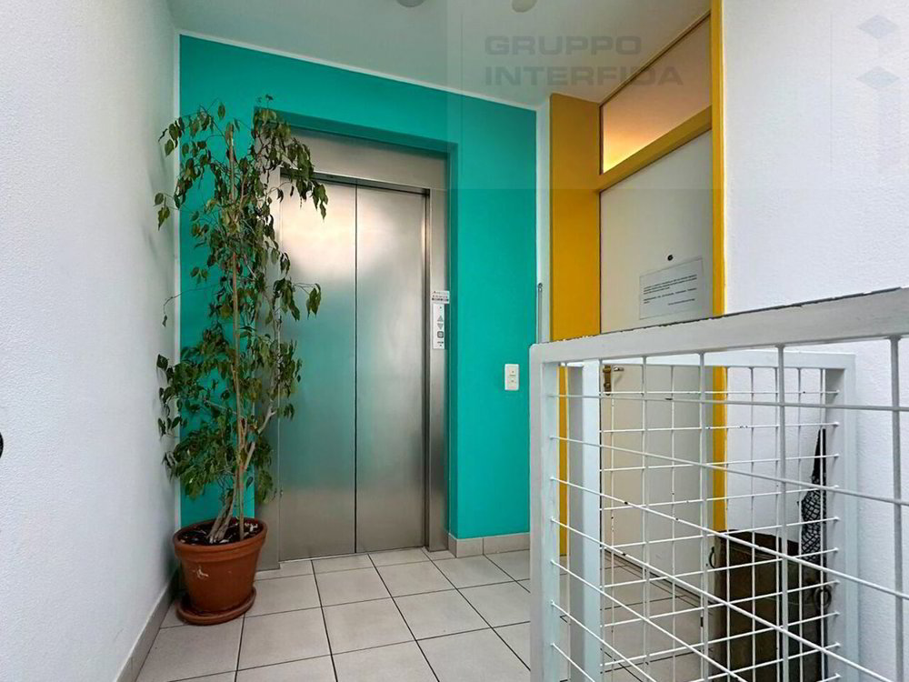 Ufficio & Commercio di 8 locali in vendita a Arzo - immagine 1/5